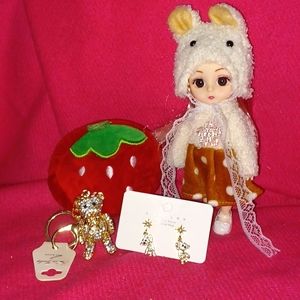 A Sweet Dollie, Teddies & a strawberry 🍓